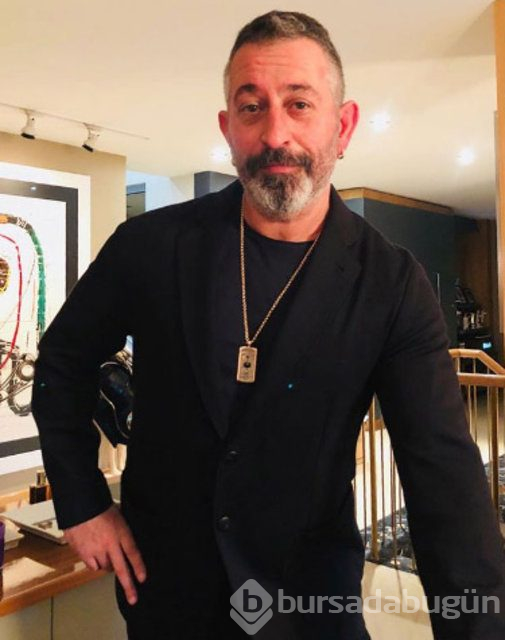 Cem Yılmaz'ın gözüne ne oldu?
