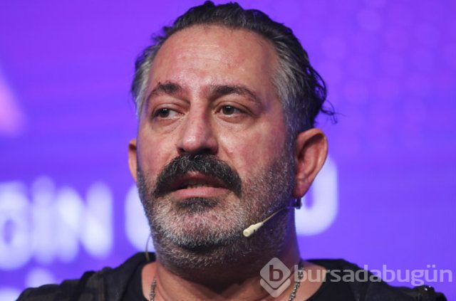 Cem Yılmaz'ın gözüne ne oldu?
