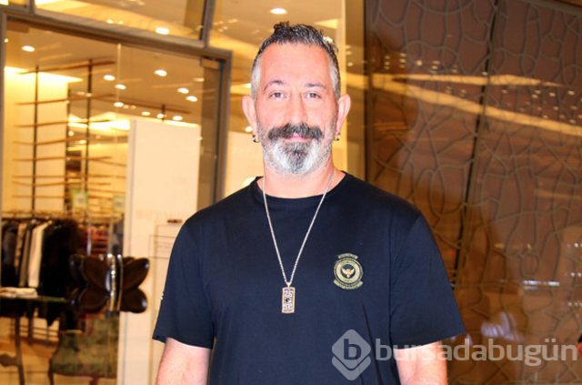 Cem Yılmaz'ın gözüne ne oldu?
