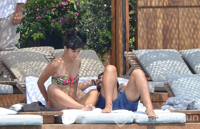 Tuba Büyüküstün'ün sevgilisi Umut Evirgen'den ayrılık iddialarına yanıt!