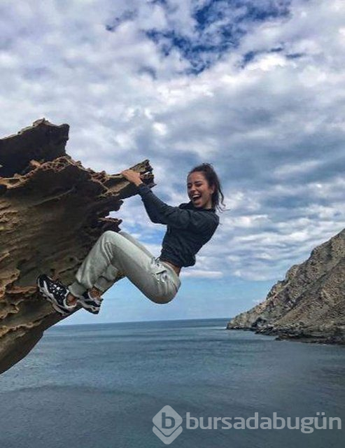 Zeynep Alkan'dan cesur poz
