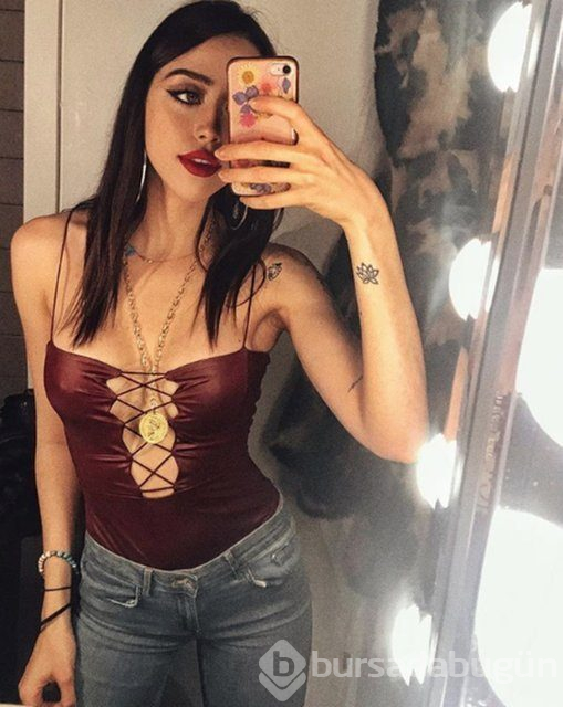 Zeynep Alkan'dan cesur poz
