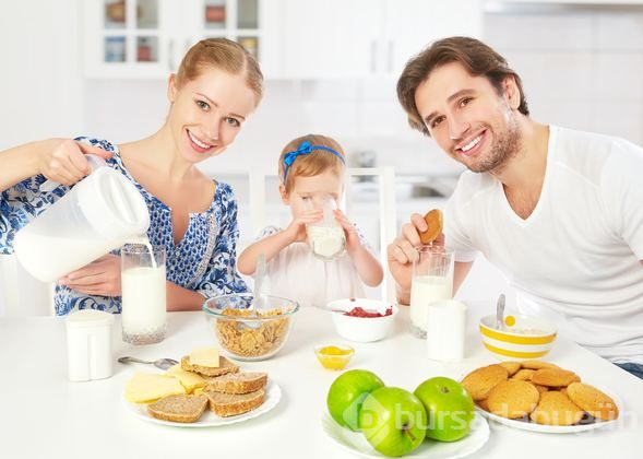 Çocukları demir yönünden zengin gıdalarla besleyin
