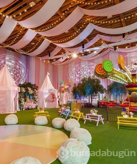 Kylie Jenner'dan kızı Stormi'nin 1. doğum günü için milyon dolarlık parti
