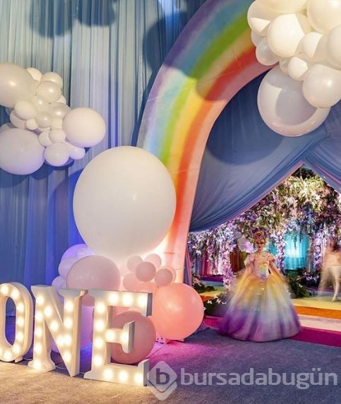 Kylie Jenner'dan kızı Stormi'nin 1. doğum günü için milyon dolarlık parti
