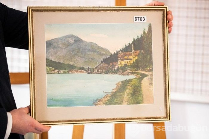 Adolf Hitler'in tablolarına açık artırmada alıcı çıkmadı