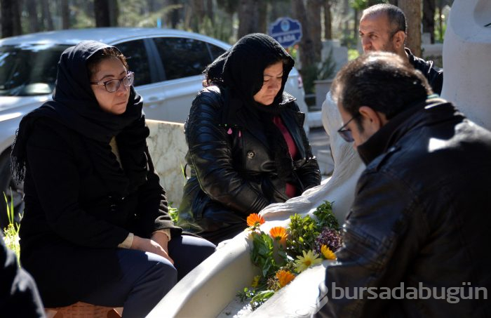 Özgecan Aslan, mezarının başında anıldı
