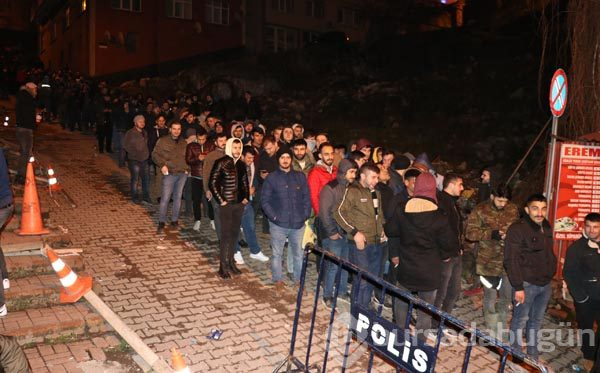 Geceden sıraya girdiler! Bugün başlıyor
