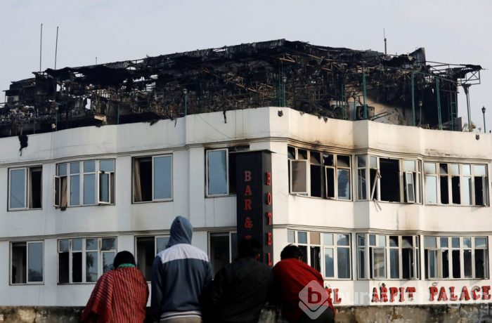  Hindistan'da otel yangını: 17 ölü 