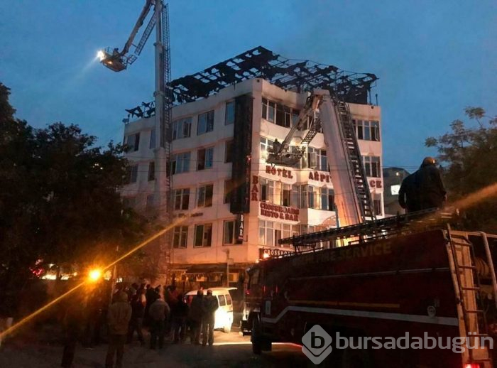  Hindistan'da otel yangını: 17 ölü 