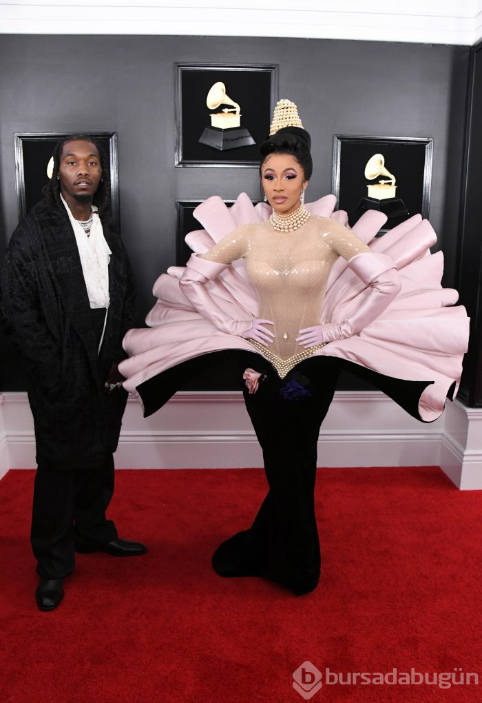 Cardi B'nin kıyafetine dair eğlenceli sosyal medya tepkileri

