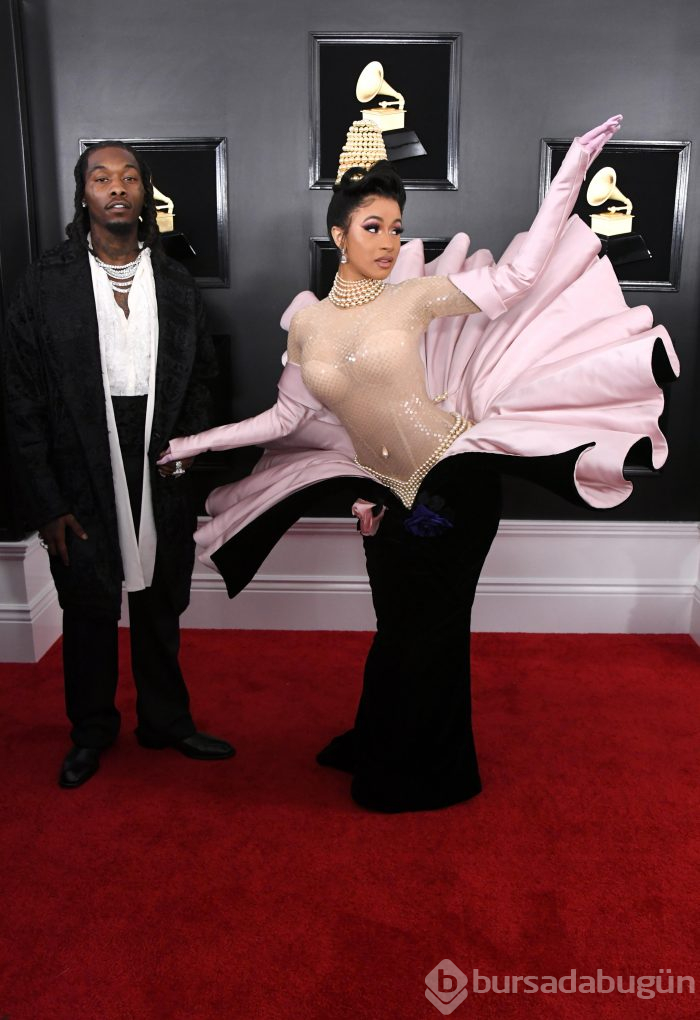 Cardi B'nin kıyafetine dair eğlenceli sosyal medya tepkileri
