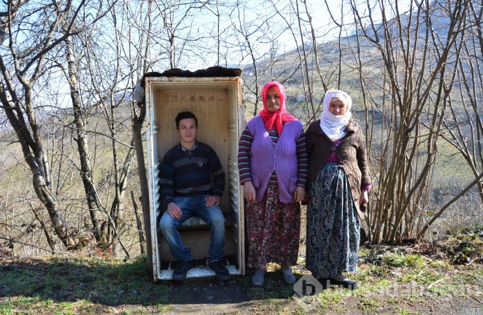 Dolaptan durak yaptı

