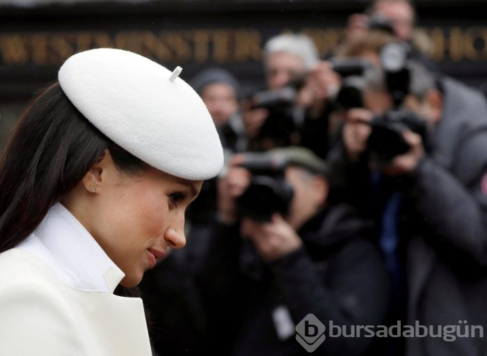 Düşes Meghan'ın başı babası ile dertte! Kraliyetten uyarı geldi
