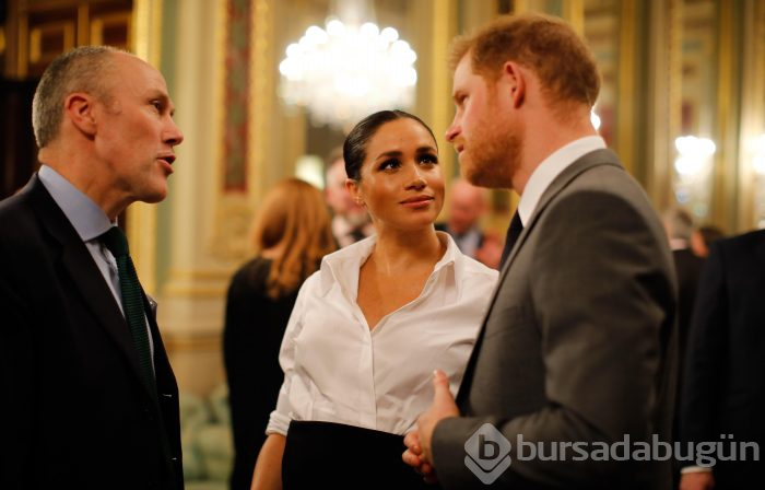 Düşes Meghan'ın başı babası ile dertte! Kraliyetten uyarı geldi
