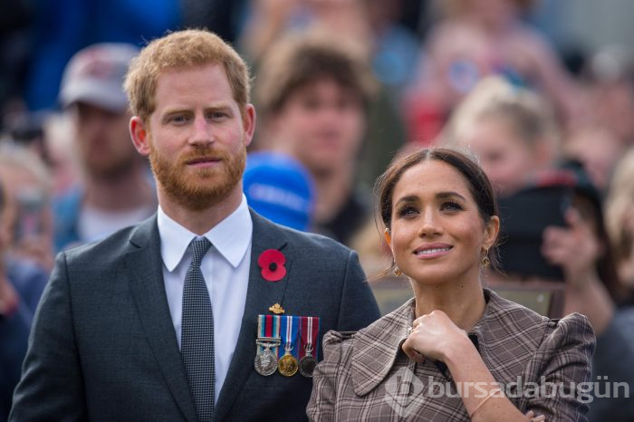 Düşes Meghan'ın başı babası ile dertte! Kraliyetten uyarı geldi
