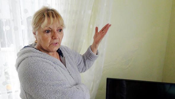 96 daireli 4 bina yan yatmaya başladı... Korkuyla yaşıyorlar
