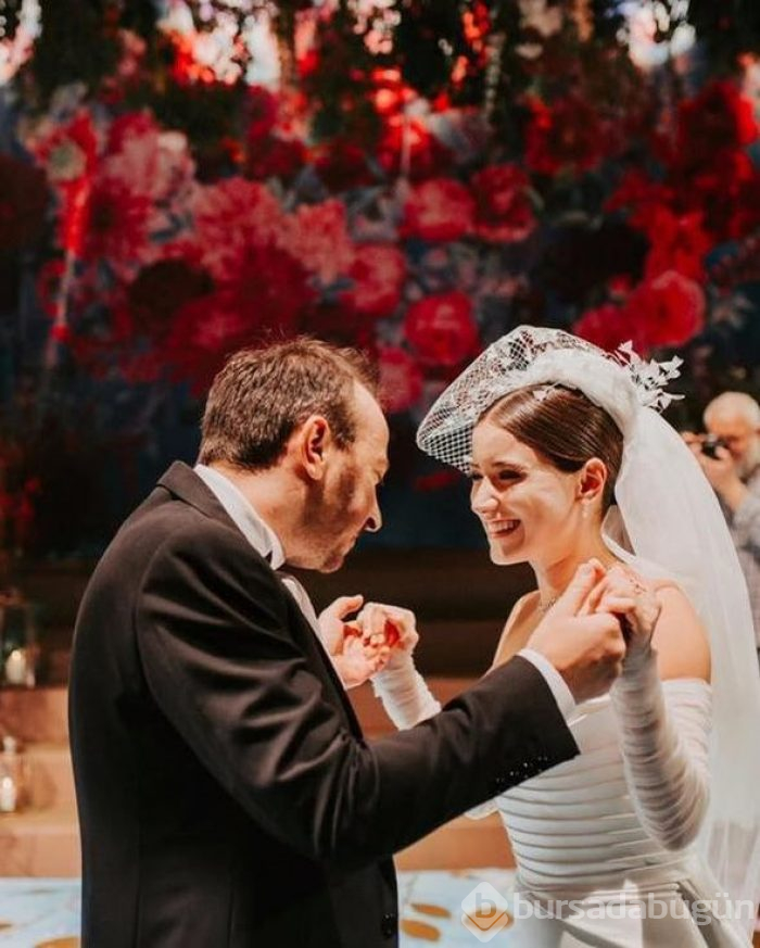 Hazal Kaya ile Ali Atay ev arıyor!
