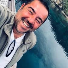 Ata Demirer, sanat aşkı için kesenin ağzını açtı!

