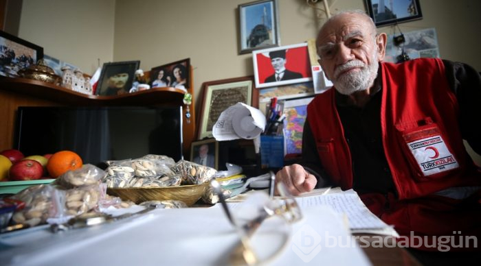 90 yıllık hayatını kaleme alıyor
