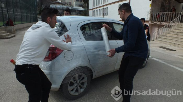 Emekliye ayrılan öğretmene "şakalı" uğurlama
