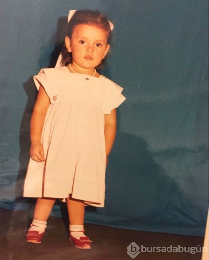 Fotoğraftaki genç kızın kim olduğunu duyan şaşıp kalıyor!
