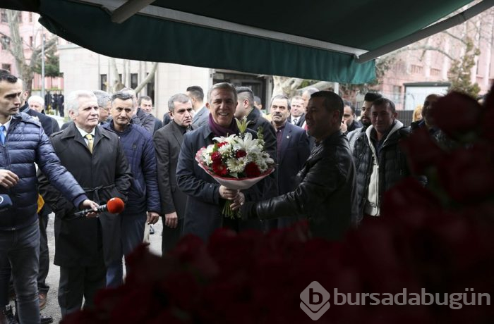 Mansur Yavaş, taksici ve dolmuşçuları ziyaret etti