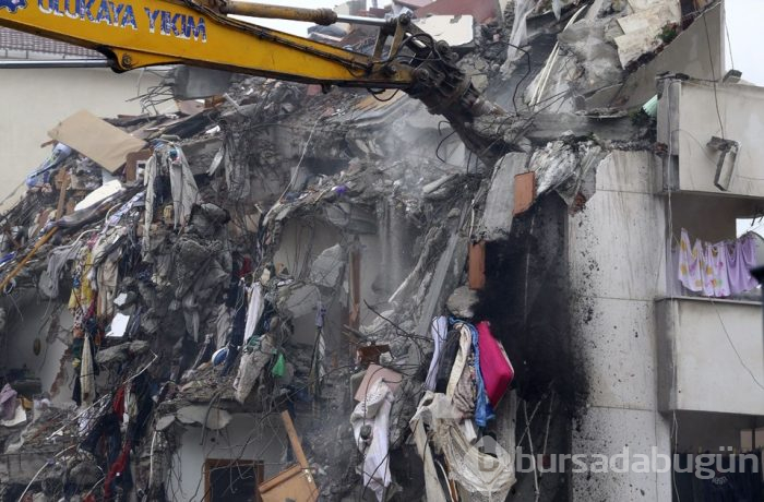 Riskli Yunus Apartmanı yıkıldı