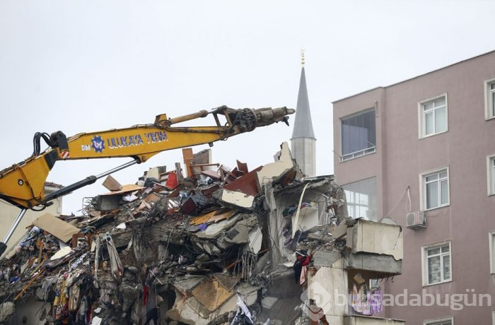 Riskli Yunus Apartmanı yıkıldı