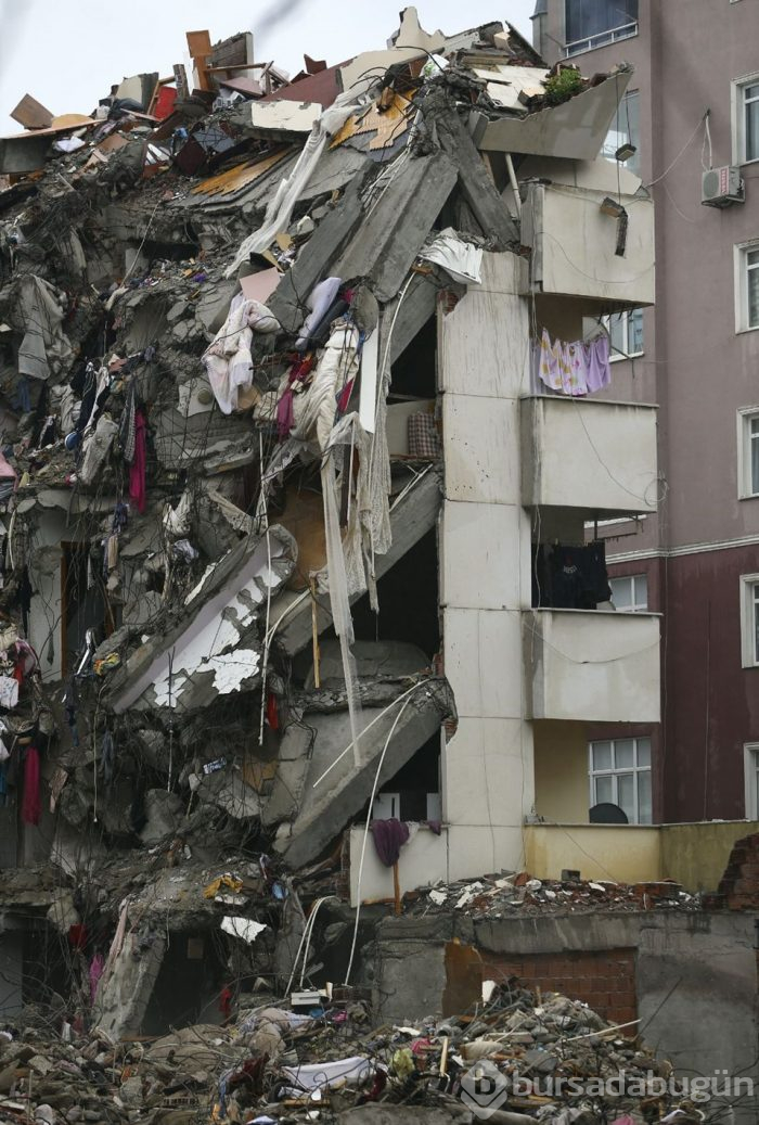 Riskli Yunus Apartmanı yıkıldı
