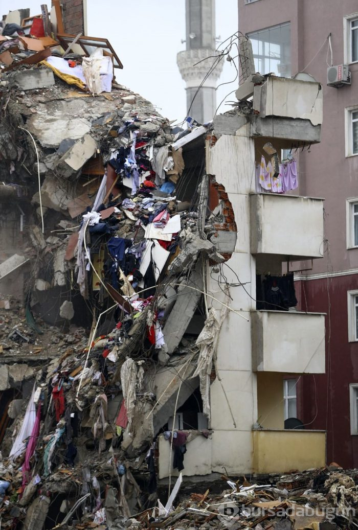 Riskli Yunus Apartmanı yıkıldı