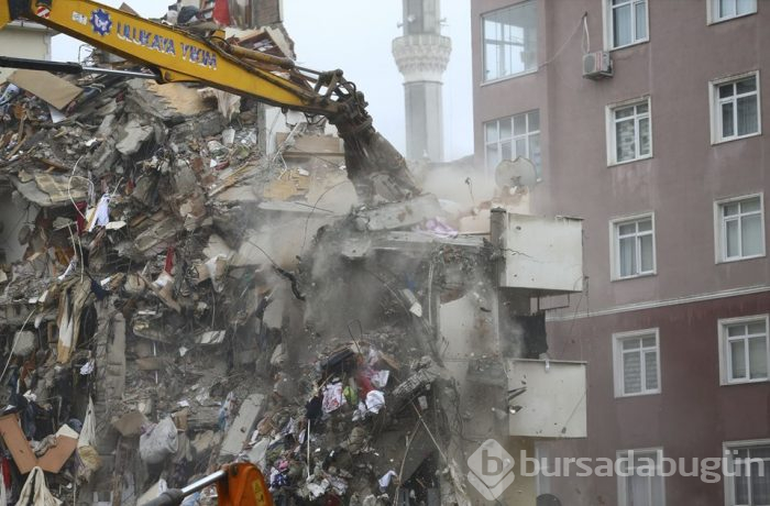 Riskli Yunus Apartmanı yıkıldı