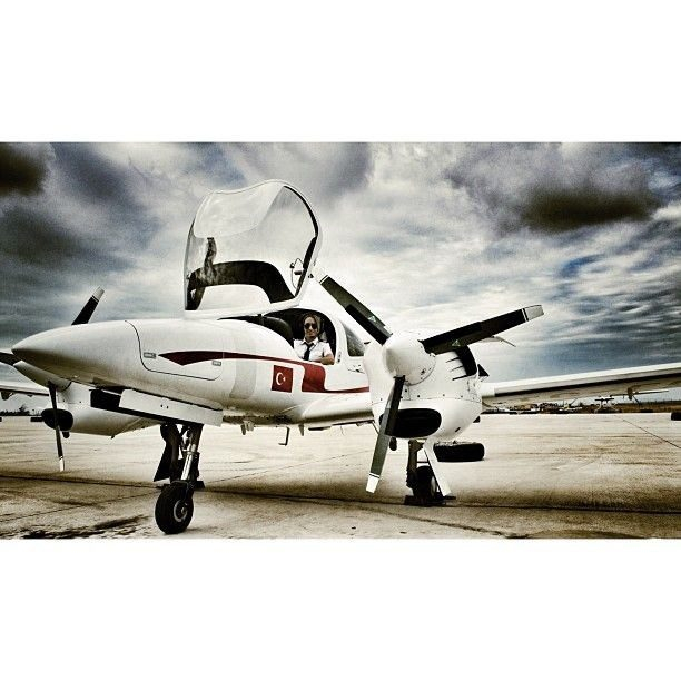 Dünyayı gezen Instagram fenomeni pilotlar: Yağmur Yılmaz Sarıoğlu