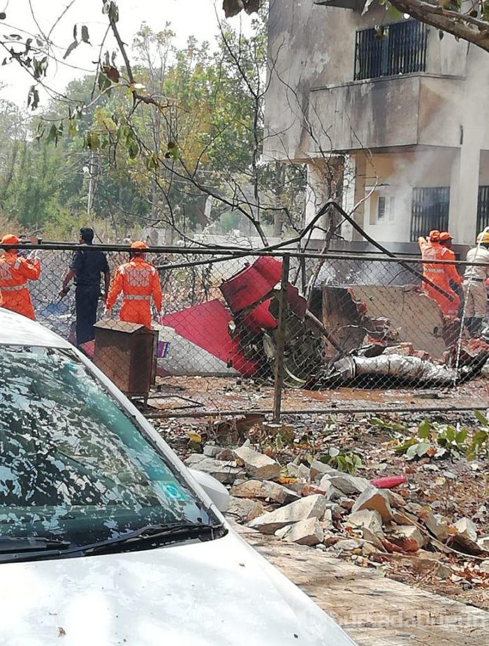 Hindistan'da uçaklar havada çarpıştı

