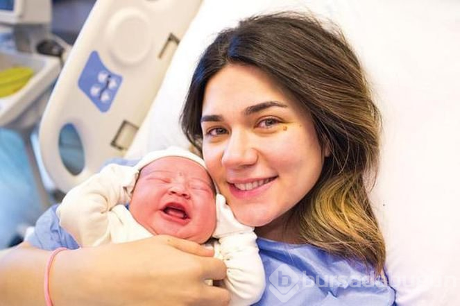 Alişan ve Buse oğullarına böyle kavuştu
