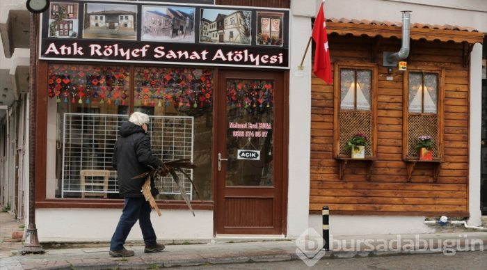 Çocuğunun ev ödeviyle başladığı rölyefte usta oldu
