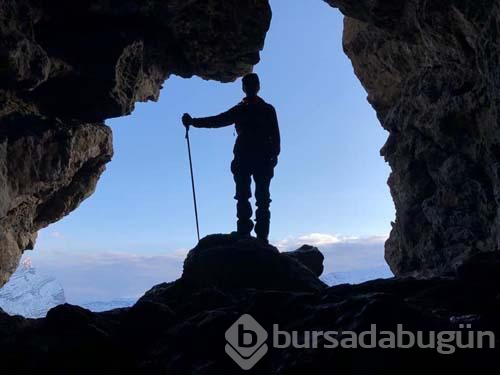 Hakkari'de dağcıların keşfettiği 'damla taş' mağarası
