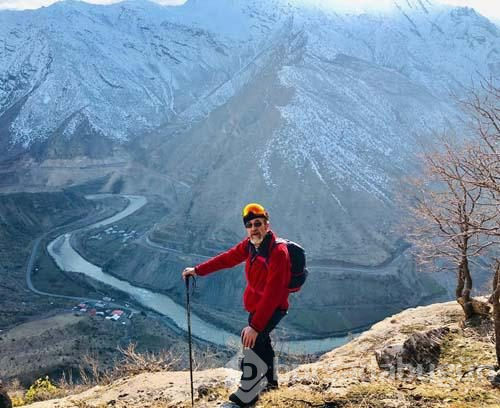 Hakkari'de dağcıların keşfettiği 'damla taş' mağarası
