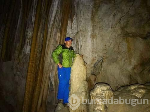 Hakkari'de dağcıların keşfettiği 'damla taş' mağarası
