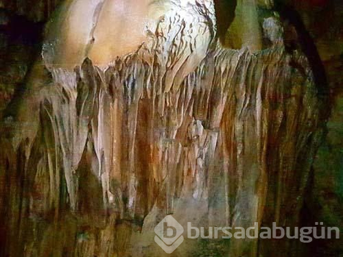 Hakkari'de dağcıların keşfettiği 'damla taş' mağarası
