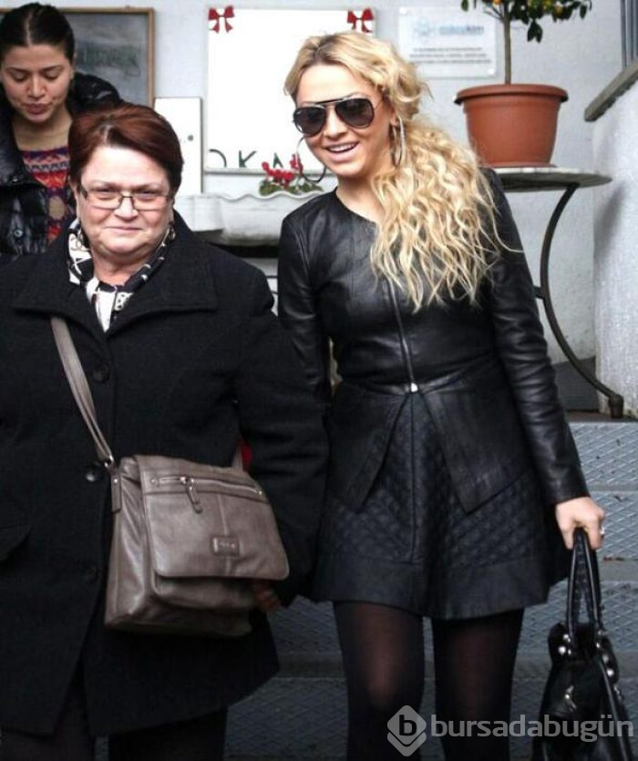 Hadise annesi için seferber oldu
