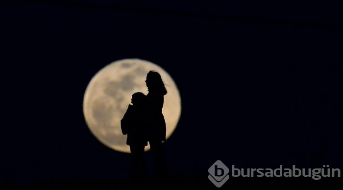 "Süper Ay" manzarası büyüledi

