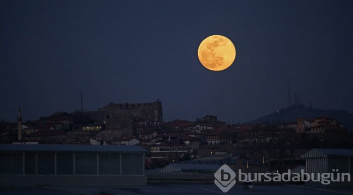 "Süper Ay" manzarası büyüledi
