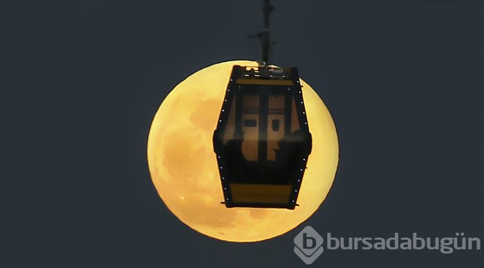 "Süper Ay" manzarası büyüledi
