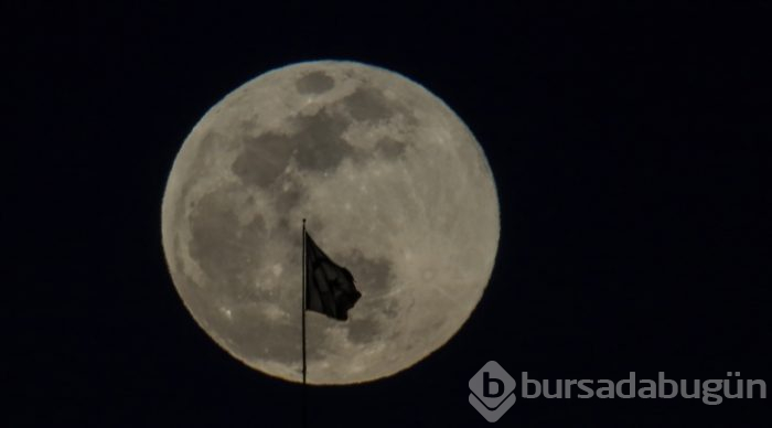 "Süper Ay" manzarası büyüledi
