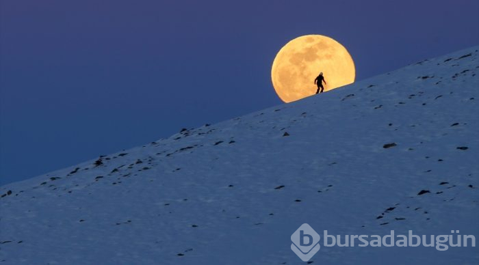 "Süper Ay" manzarası büyüledi
