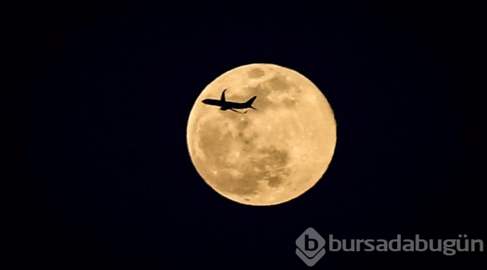 "Süper Ay" manzarası büyüledi

