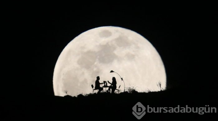 "Süper Ay" manzarası büyüledi
