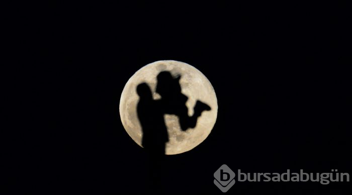 "Süper Ay" manzarası büyüledi
