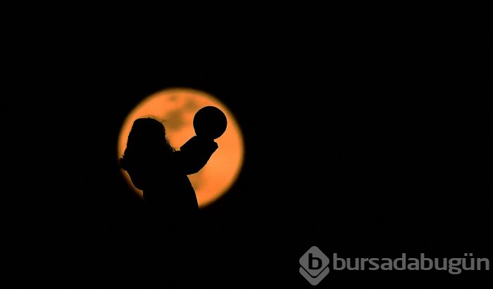 "Süper Ay" manzarası büyüledi
